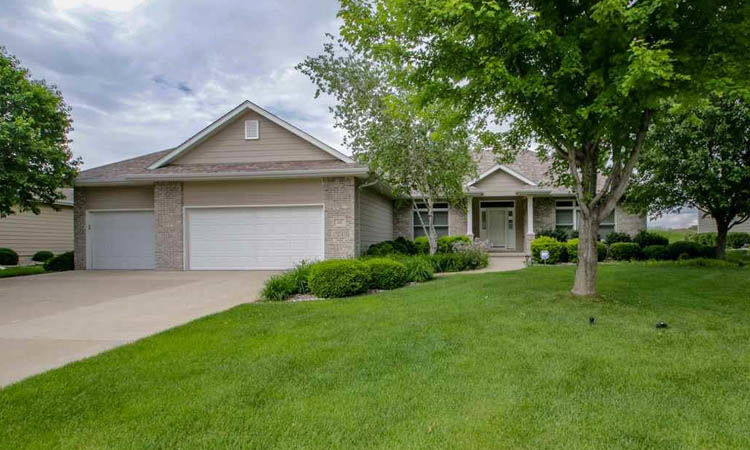 459 E. Sawgrass Trl, Dakota Dunes - $450,000